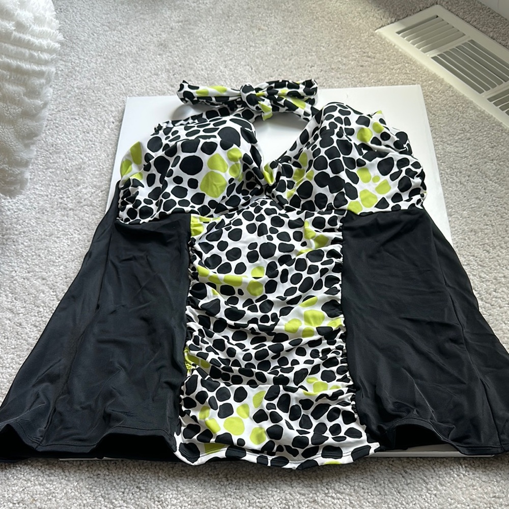 Lane Bryant Black and Lime Tankini Top - Removable halter